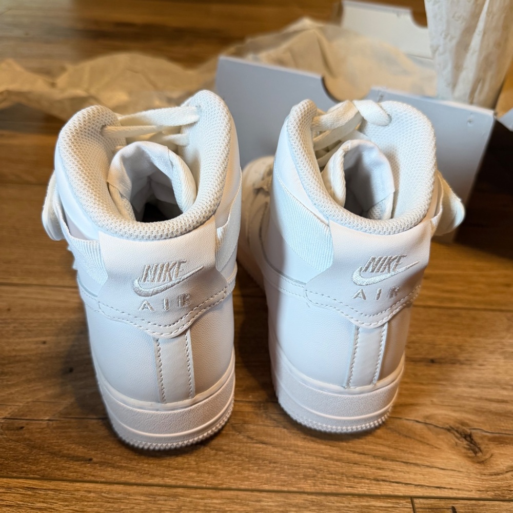 Nike Air Force 1 - Picture 13 of 14